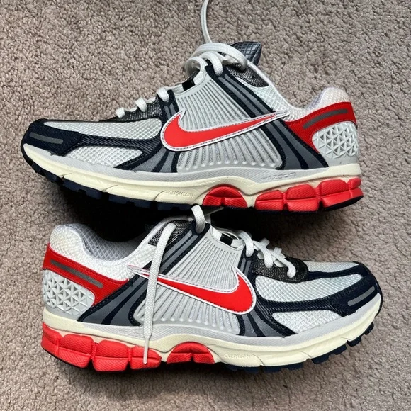 Nike Air Zoom Vomero 5 size 9.5 - Picture 1 of 5
